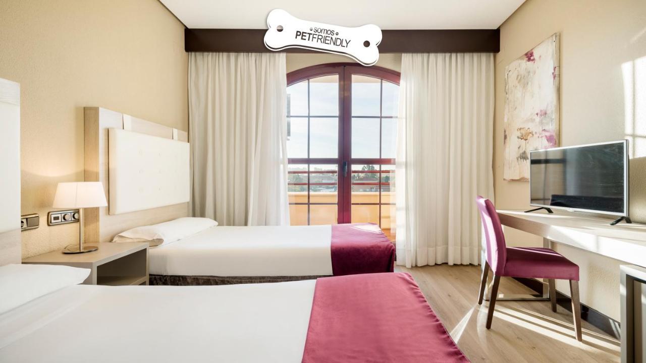 Ilunion Golf Badajoz Hotell Eksteriør bilde
