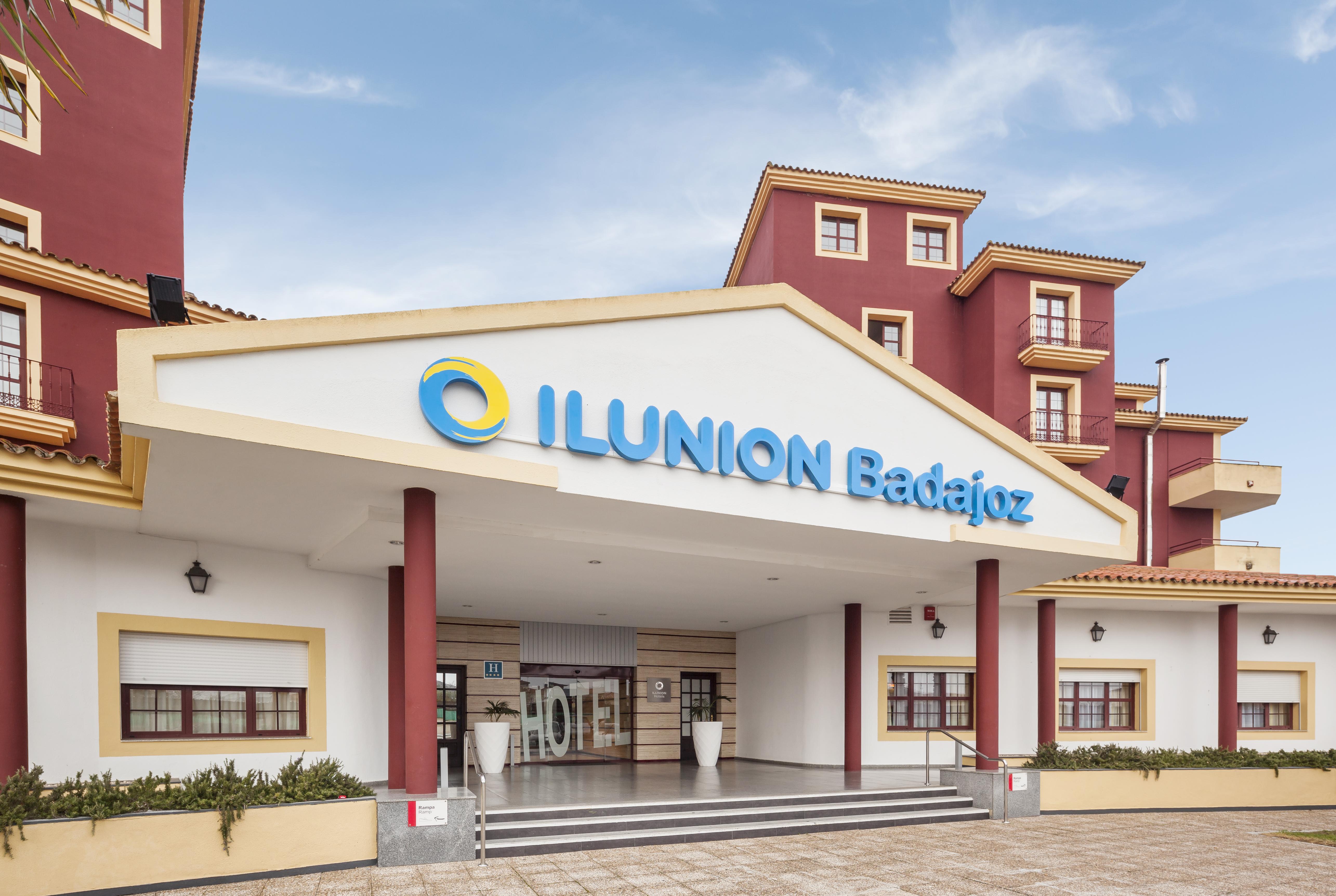 Ilunion Golf Badajoz Hotell Eksteriør bilde