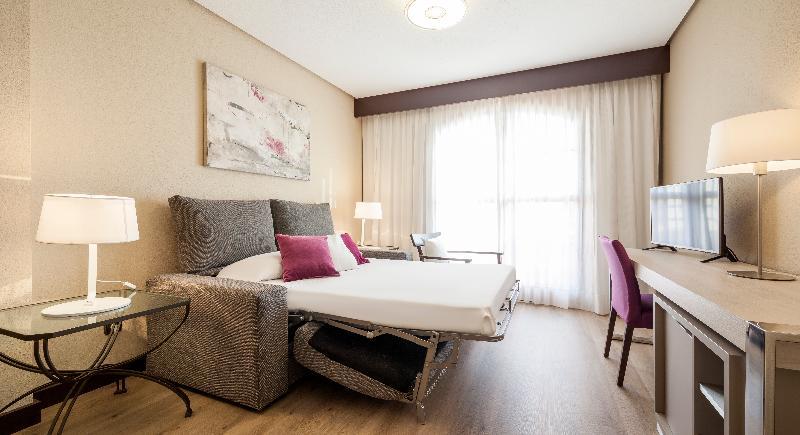 Ilunion Golf Badajoz Hotell Eksteriør bilde